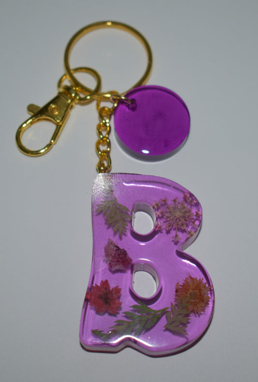 Pink Resin Letter B Keychain with Natural Dried Flowers - a Charming Accessory!