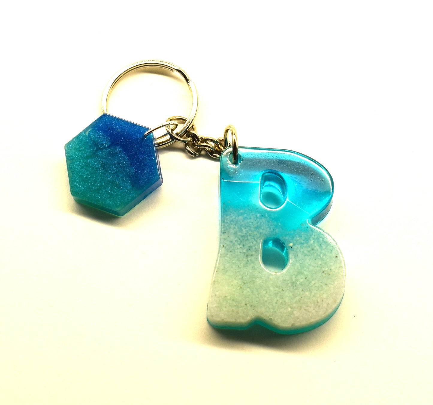 Epoxy Letter B Keychain: A Cozy Seaside Keepsake